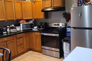 27 Bourne St, New Bedford, MA 02740 - Photo 4