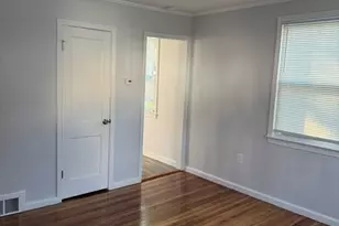 27 Bourne St, New Bedford, MA 02740 - Photo 14