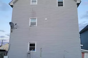 27 Bourne St, New Bedford, MA 02740 - Photo 20