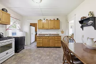 367 Broadway St, Chicopee, MA 01020 - Photo 16