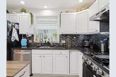 17 Thorndike St, Haverhill, MA 01832 - Photo 4