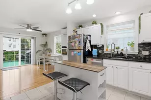 17 Thorndike St, Haverhill, MA 01832 - Photo 6