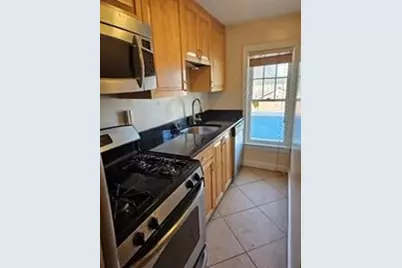 21 Bird St #5, Foxboro, MA 02035 - Photo 2