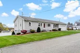 63 Eschol St, Swansea, MA 02777 - Photo 2
