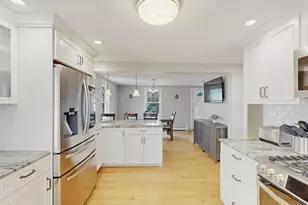 17 Lenox Ave, Saugus, MA 01906 - Photo 6