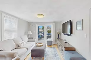 17 Lenox Ave, Saugus, MA 01906 - Photo 4