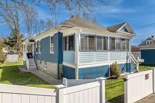 992 Lees River Ave, Somerset, MA 02726 - Photo 2