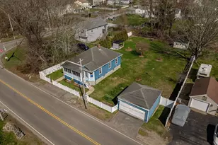992 Lees River Ave, Somerset, MA 02726 - Photo 4
