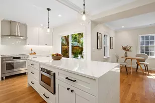 21 Vista St, Melrose, MA 02176 - Photo 4