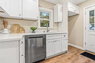 22 Walnut St, Revere, MA 02151 - Photo 4