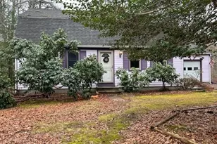 562 Skunknet Rd, Barnstable, MA 02632 - Photo 2