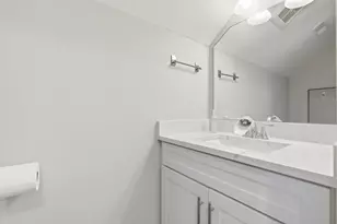 7 Spring Ct, Woburn, MA 01801 - Photo 36