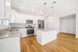 707 Southwood Ln, Clinton, MA 01510 - Photo 2