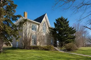 181 Washington St, Fairhaven, MA 02719 - Photo 1