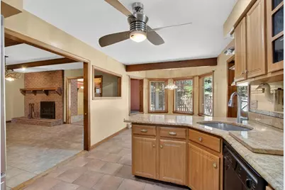 18 Laurel Ln, Princeton, MA 01541 - Photo 2
