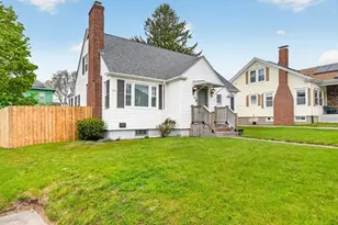604 Woodlawn St, Fall River, MA 02720 - Photo 2
