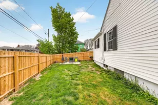 604 Woodlawn St, Fall River, MA 02720 - Photo 6