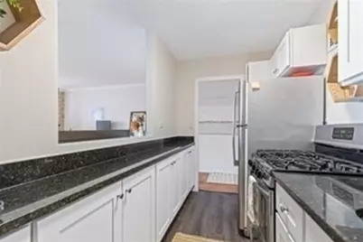 9 Hawthorne Place #10P, Boston, MA 02114 - Photo 2
