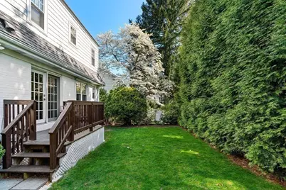 8 Arapahoe Rd #-, Newton, MA 02465 - Photo 24