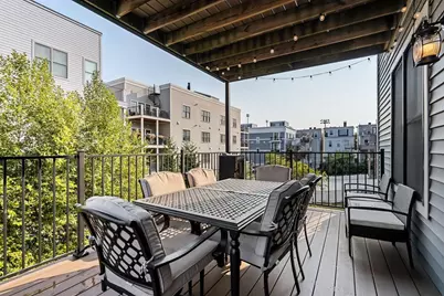 724 E 2nd St #2, Boston, MA 02127 - Photo 18