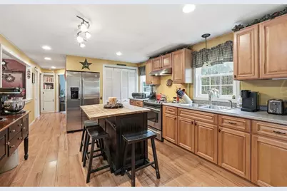12 Holcomb Street, Leicester, MA 01524 - Photo 8