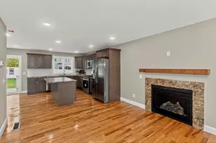 35 Focosi Ln, Ludlow, MA 01056 - Photo 8