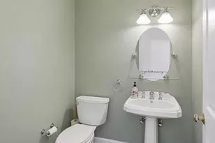 22 Barrett St, Needham, MA 02492 - Photo 6