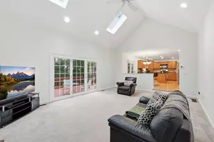 22 Barrett St, Needham, MA 02492 - Photo 12