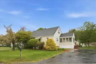 26 Donald Tennant Cir, North Attleboro, MA 02760 - Photo 2