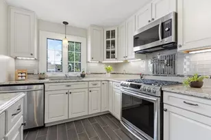 706 Lawton St, Fall River, MA 02721 - Photo 8