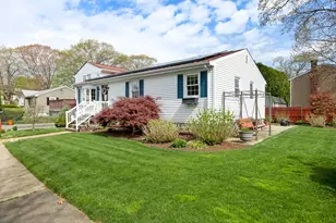 706 Lawton St, Fall River, MA 02721 - Photo 2