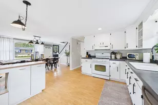 13 Albatross Ave, Wareham, MA 02538 - Photo 10
