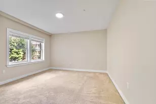 321 Hammond Pond Pkwy, Brookline, MA 02467 - Photo 20