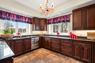 127 Johnson Woods Dr, Reading, MA 01867 - Photo 8