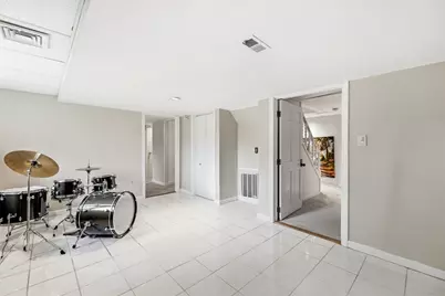 44 Canterbury Ln, Longmeadow, MA 01106 - Photo 38