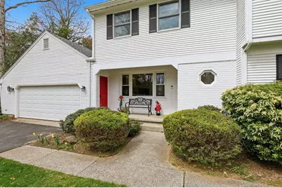 44 Canterbury Ln, Longmeadow, MA 01106 - Photo 2