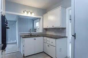 31 Bradford St, New Bedford, MA 02745 - Photo 14