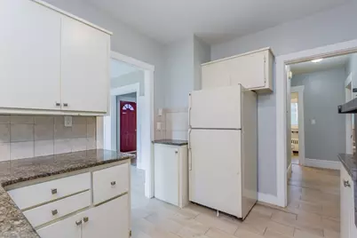 31 Bradford St, New Bedford, MA 02745 - Photo 12