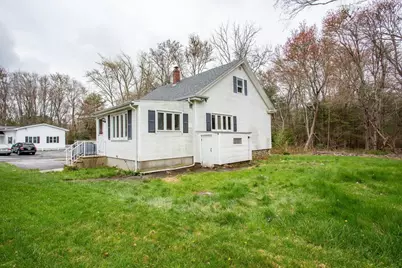 31 Bradford St, New Bedford, MA 02745 - Photo 2