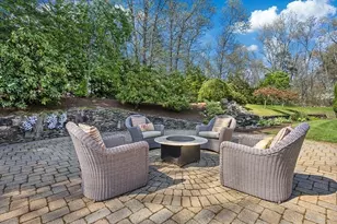 175 Pokanoket Path, Wrentham, MA 02093 - Photo 32