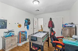 15 Russell St, Worcester, MA 01609 - Photo 16