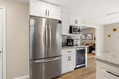 18 Trifiro Rd, Billerica, MA 01821 - Photo 16