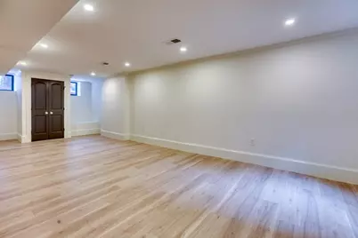16 Chestnut Street, Boston, MA 02129 - Photo 32