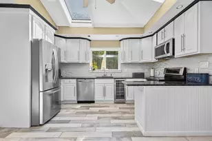 52 Morse St, Foxboro, MA 02035 - Photo 4