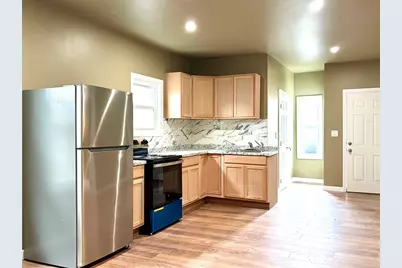 579 Bay St #1R, Taunton, MA 02780 - Photo 2