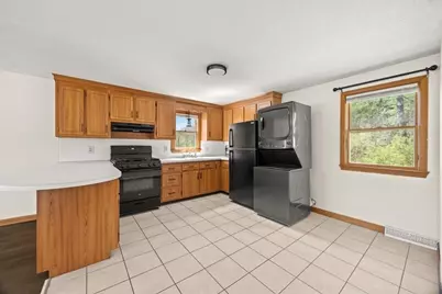 402-402A Holmes St, Halifax, MA 02338 - Photo 34