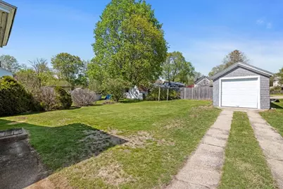 11 Marion St, Uxbridge, MA 01569 - Photo 26