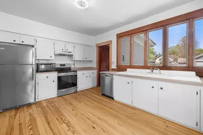 11 Marion St, Uxbridge, MA 01569 - Photo 4
