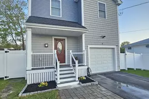 9 Hall St, Webster, MA 01570 - Photo 1