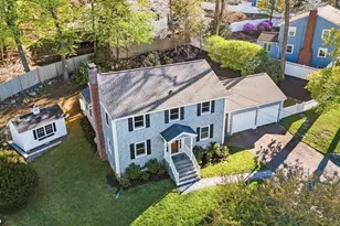5 Alpine Cir, Wakefield, MA 01880 - Photo 2